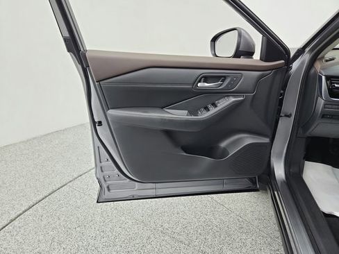 Used 2022 Nissan Rogue SL w/ SL Premium Package image 25