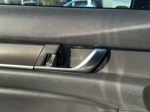 Used 2018 Honda Accord LX image 21