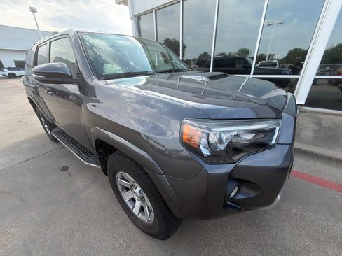 Used 2015 Toyota 4Runner Trail Premium AWD/4WD image 3