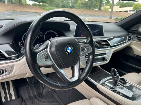 Used 2019 BMW 740i w/ Executive Package image 13