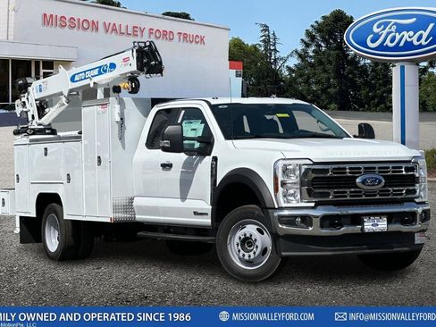 New 2025 Ford F550 4x4 SuperCab Super Duty image 1
