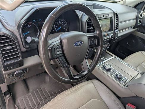Used 2018 Ford Expedition Limited AWD/4WD image 10