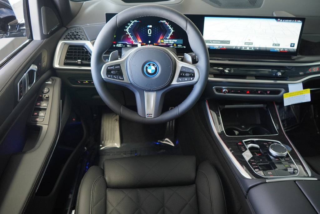 Used 2026 BMW X5 xDrive50e w/ M Sport Package AWD/4WD image 17