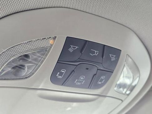 Used 2017 Chrysler Pacifica Touring image 31