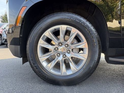 Certified 2025 Chevrolet Suburban Premier image 14
