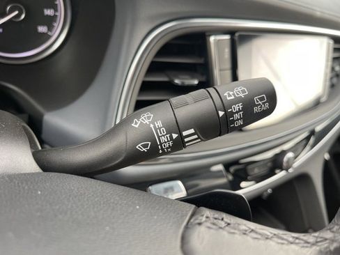 Used 2020 Buick Enclave Essence image 26