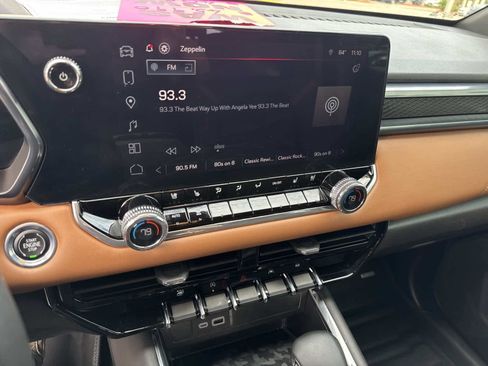 Used 2024 GMC Canyon AT4 w/ AT4 Premium Package image 25