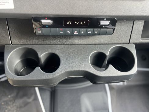 Used 2024 Mercedes-Benz Sprinter 3500 image 34