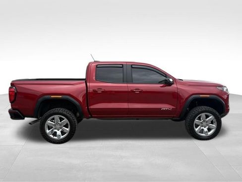 Used 2025 GMC Canyon AT4 AWD/4WD image 9
