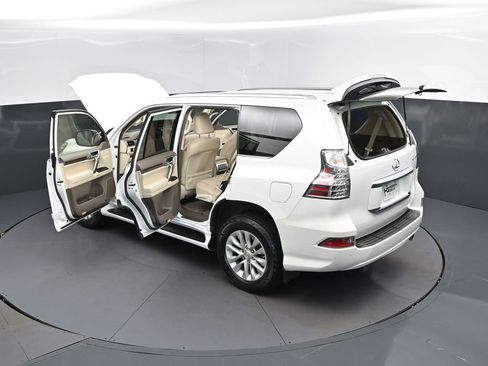 Used 2015 Lexus GX 460 w/ Premium Package AWD/4WD image 2