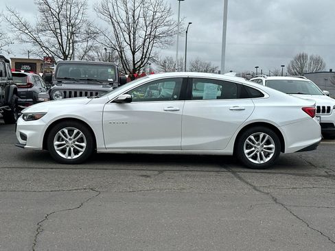 Used 2017 Chevrolet Malibu LT image 7