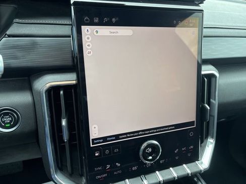 Certified 2025 GMC Acadia Elevation AWD/4WD image 27