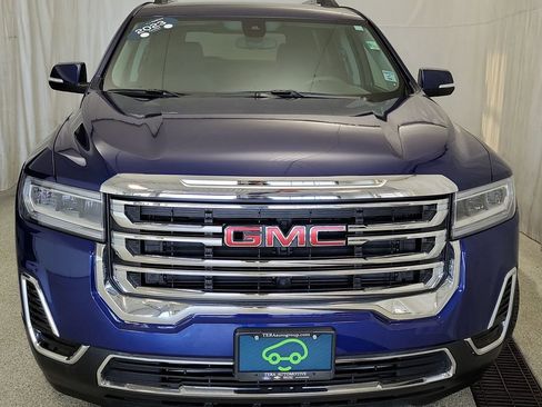 Used 2023 GMC Acadia SLE w/ Driver Convenience Package image 4