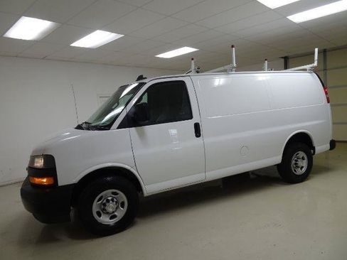 Used 2021 Chevrolet Express 2500 w/ Driver Convenience Package RWD image 3