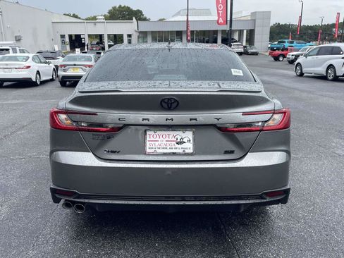 Used 2026 Toyota Camry SE w/ Convenience Package FWD image 3