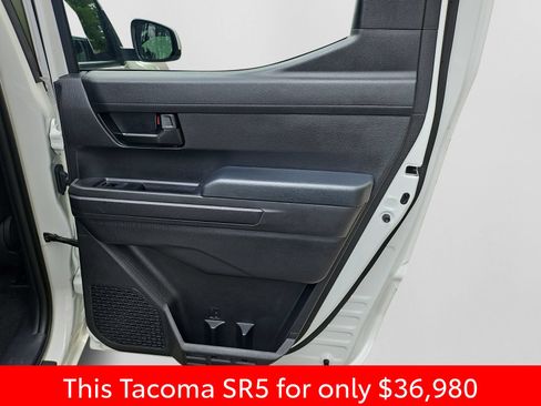 Used 2024 Toyota Tacoma SR5 AWD/4WD image 37