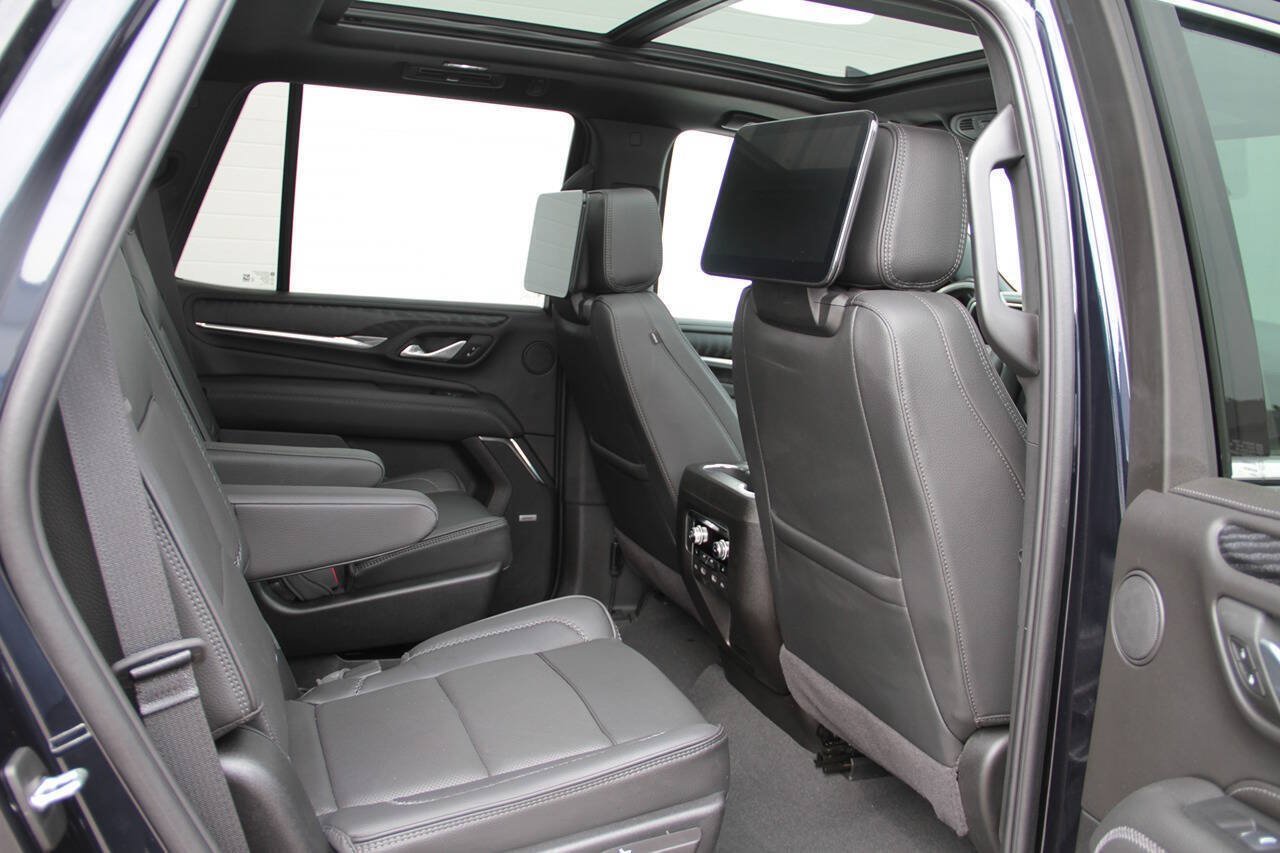 Used 2024 GMC Yukon Denali w/ Advanced Technology Package AWD/4WD image 15