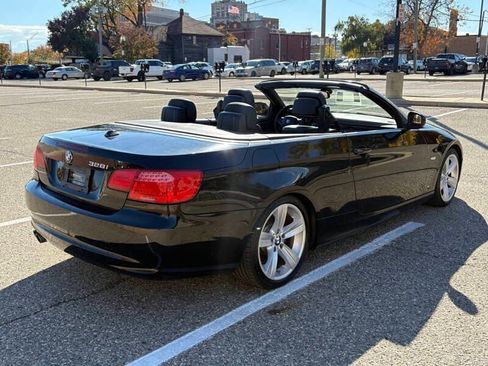 Used 2011 BMW 328i Convertible image 2