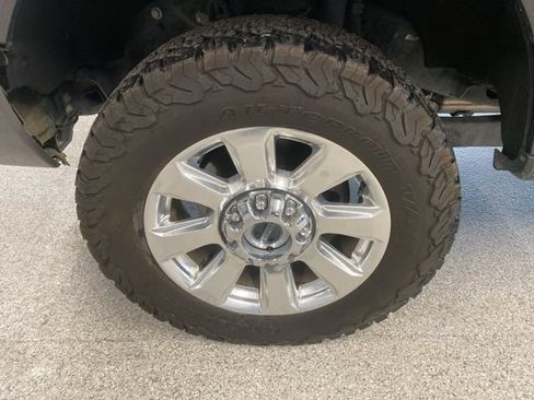 Used 2019 Ford F250 Platinum w/ Platinum Ultimate Package AWD/4WD image 11