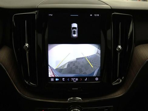 Used 2022 Volvo XC60 B5 Momentum AWD/4WD image 25
