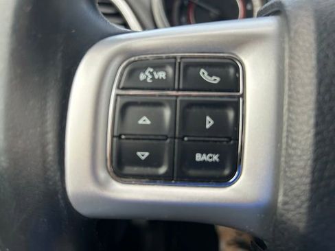 Used 2018 Dodge Journey SE w/ Connectivity Group FWD image 19