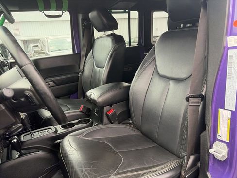 Used 2018 Jeep Wrangler Unlimited Sahara image 12