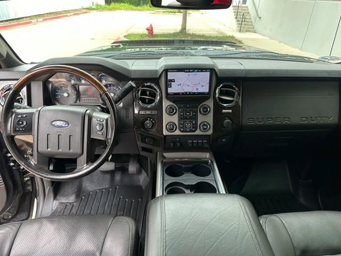 Used 2013 Ford F250 Platinum w/ FX4 Off Road Pkg AWD/4WD image 25