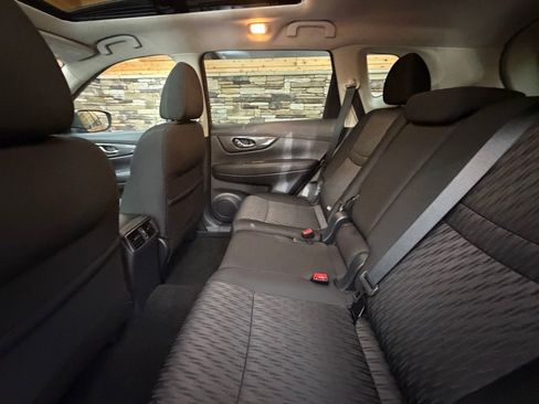 Used 2018 Nissan Rogue SV w/ Sun & Sound Touring Package image 28