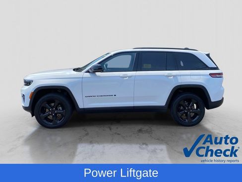 Used 2023 Jeep Grand Cherokee Altitude AWD/4WD image 3