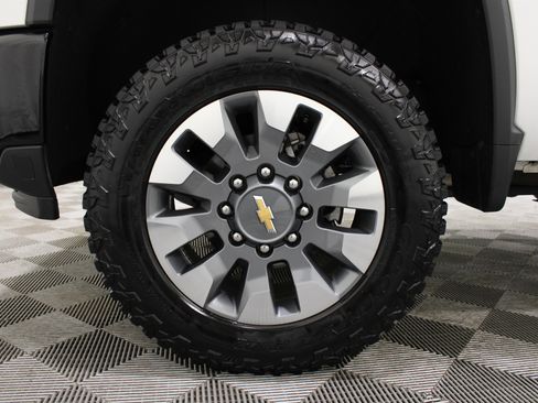 Used 2024 Chevrolet Silverado 2500 Custom RWD image 33