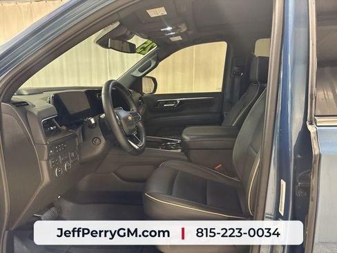 Used 2025 Chevrolet Tahoe Premier w/ Sun And Tow Package AWD/4WD image 13