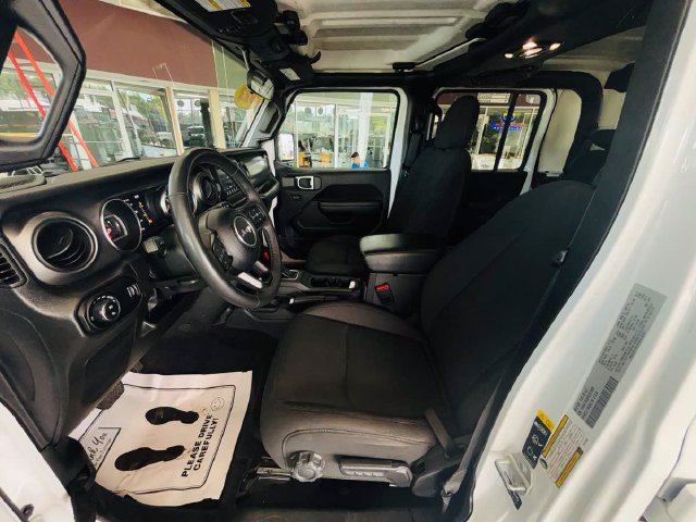 Used 2023 Jeep Gladiator Sport AWD/4WD image 32