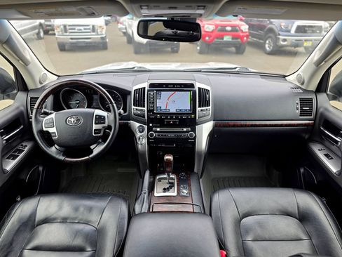 Used 2013 Toyota Land Cruiser AWD/4WD image 9