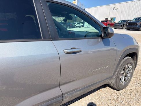 Used 2025 Chevrolet Equinox LT w/ Safety and Technology Package image 3