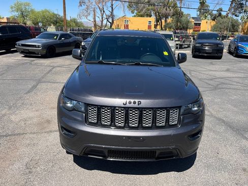 Used 2017 Jeep Grand Cherokee Altitude RWD image 46