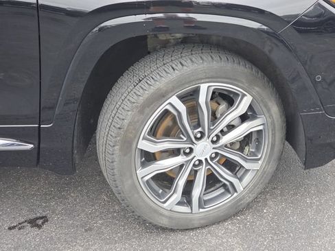 Used 2018 GMC Terrain Denali w/ Advanced Safety Package AWD/4WD image 27