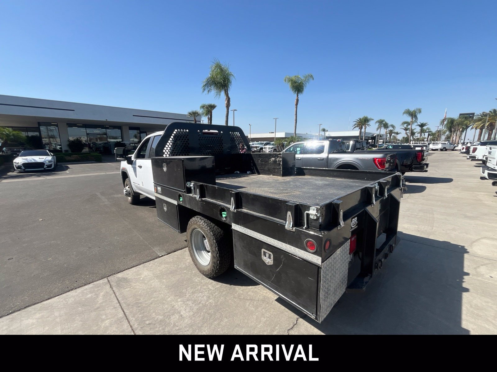 Used 2026 GMC Sierra 3500 Pro w/ Convenience Package AWD/4WD image 6