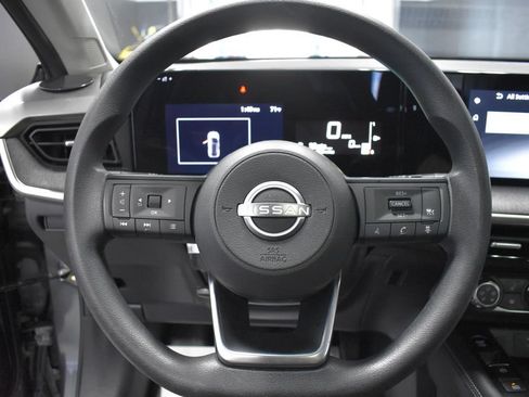 Used 2025 Nissan Kicks SV w/ SV Premium Package AWD/4WD image 26