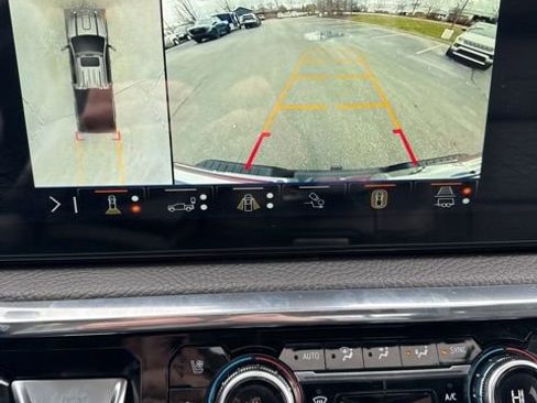 Used 2024 GMC Sierra 2500 Denali w/ Denali Reserve Package image 28