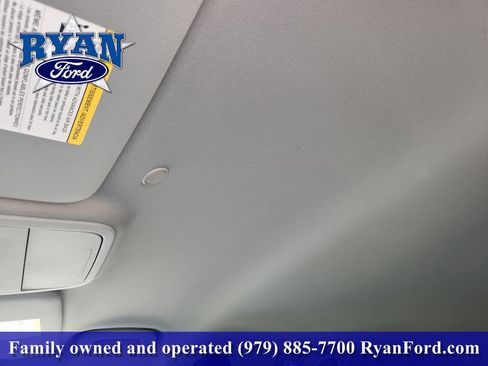Certified 2022 Ford Explorer XLT w/ Equipment Group 202A RWD image 18