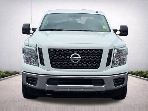 Used 2019 Nissan Titan SV AWD/4WD image 3