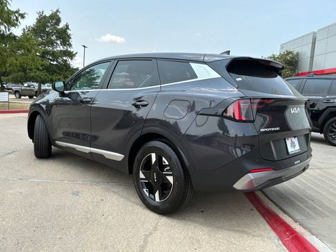 Used 2026 Kia Sportage LX FWD image 9