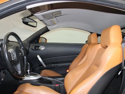 Used 2006 Nissan 350Z Touring w/ (N93) Cargo Convenience Pkg RWD image 9