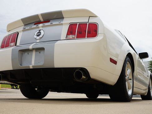 Used 2007 Ford Mustang GT RWD image 16