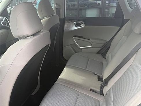 Certified 2025 Kia Soul LX w/ LX Technology Package image 6