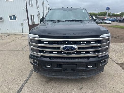 Used 2023 Ford F250 Platinum AWD/4WD image 2
