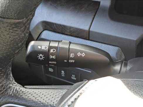 Used 2024 Toyota Tacoma Limited w/ Limited Package (LT) AWD/4WD image 15