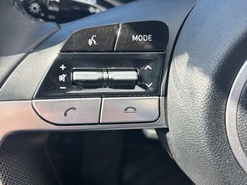 Used 2023 Hyundai Elantra Limited FWD image 13