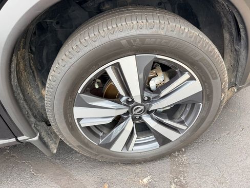 Used 2022 Nissan Rogue SL AWD/4WD image 11