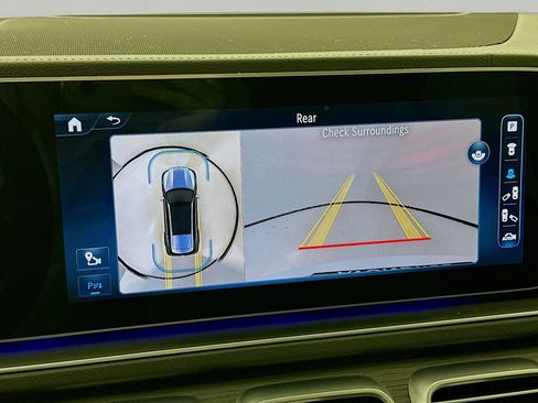 Used 2024 Mercedes-Benz GLS 580 4MATIC image 15